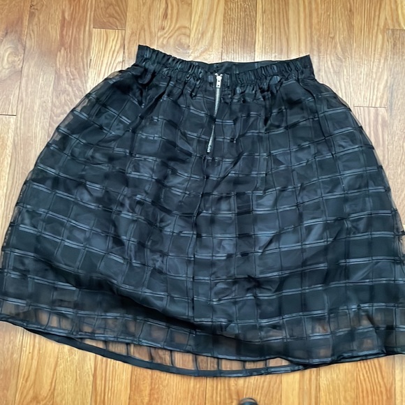 Black skirt - Picture 2 of 2